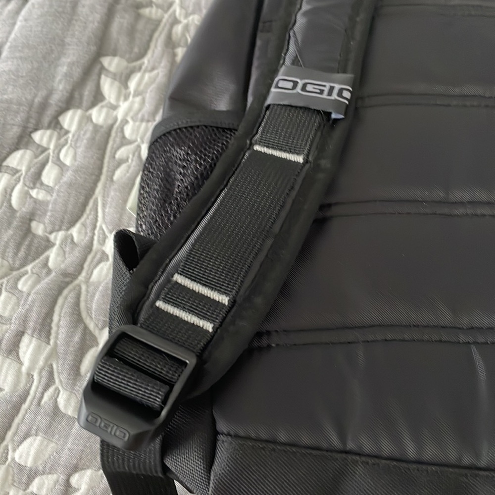 OGIO basic black backpack new - Picture 4 of 7